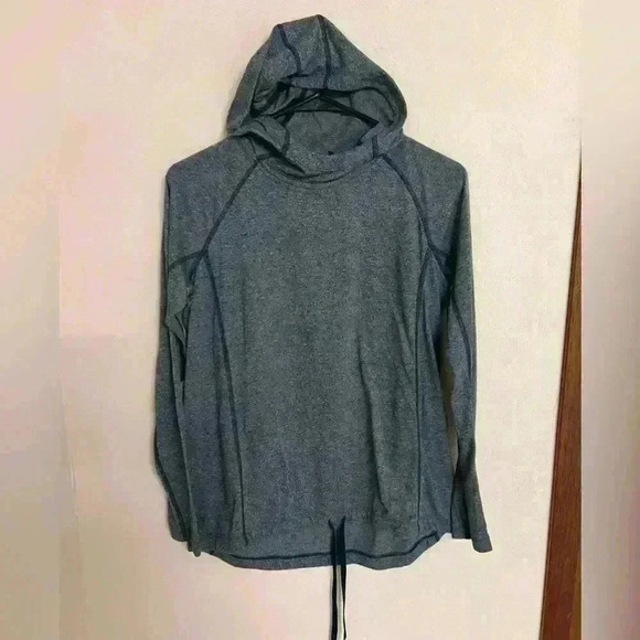 Under Armour Tops - UNDER ARMOUR Loose Fit Heat Gear Hoodie Sz M